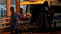 Traslado de pacientes con covid en un hospital de Shangh�i
