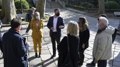 O delegado territorial de la Xunta en A Coru�a, Gonzalo Trenor,visit� la Ciudad Vieja herculina para informar de una nueva l�nea de ayudas
