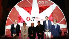 Xos� Merelles, de Turismo de Galicia; la alcaldesa Goretti Sanmart�n; el arzobispo Francisco Jos� Priego; el delegado del Gobierno, Pedro Blanco; el conselleiro de Cultura, Jos� L�pez Campos, y el comisario del Xacobeo, Marcos G�mez
