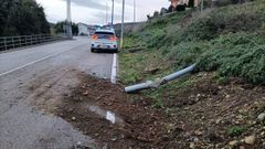 Las grabaciones de las c�maras de vigilancia de Ribadeo sirvieron para identificar el veh�culo que destroz� esta farola el pasado mes de enero