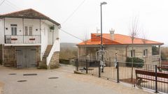 Nuevo aspecto de la plazoleta de A Carballeira, en San Cibrao das Vi�as.