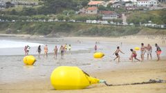 EL OLEAJE ROMPI LAS BALIZAS DE LAS PLAYAS DE A LANZADA Y MONTALVO, EN SANXENXO
