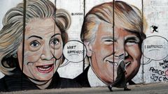 Hillary Clinton y Donald Trump, en una pintada en el controvertido muro de separaci�n israel� entre Bel�n y Jerusal�n