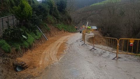 Se apuraron los trabajos para poder reabrir al tr�fico la carretera afectada en Cervantes
