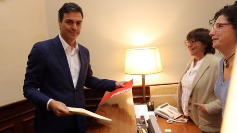 Pedro Sánchez renunció a su acta de diputado antes de la investidura de Rajoy