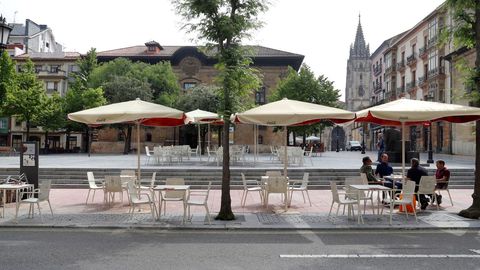 Una terraza del centro de Oviedo.