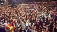 La cantata de A Rianxeira y las bengalas son un momento ic�nico en Rianxo.