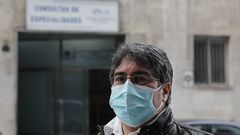 Manuel Dacosta es el coordinador del PAC en la calle Concejo, de Ourense