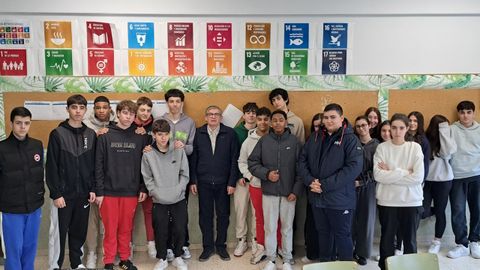 Alumnos del IES Camilo José Cela, de Dodro, que participaron en el concurso Periodismo en la Escuela