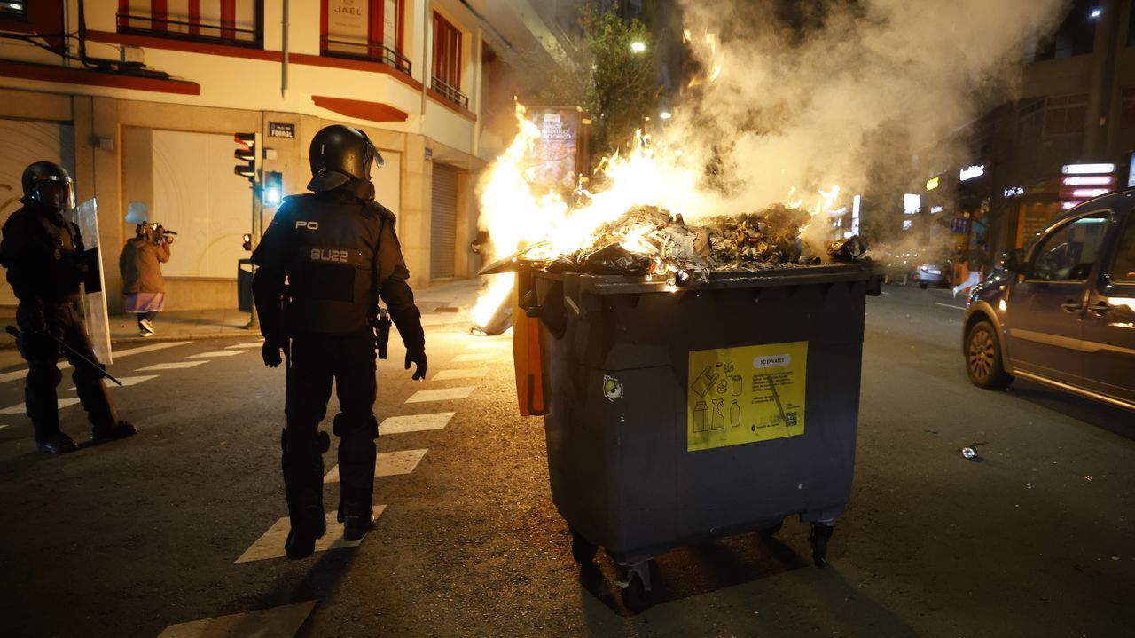 La manifestación contra Abascal deriva en una espiral de violencia por toda A Coruña