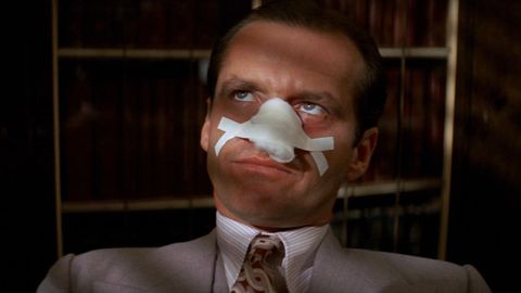 Jack Nicholson interpreta a un detective privado en �Chinatown�