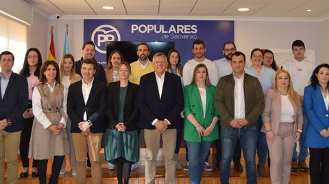 Integrantes de la candidatura del PP de Sanxenxo para las elecciones de mayo