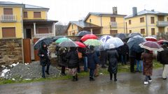 Los vecinos protestaron contra la concejala en la urbanizaci�n