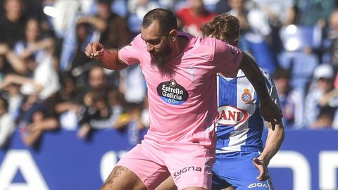 Borja Iglesias, durante un lance del partido.