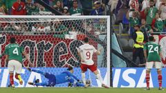 Ochoa detuvo el penalti lanzado por Lewandowski