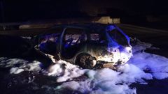 Coche calcinado en Mondo�edo