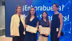 Mar�a Rodr�guez y Alejandra Bali�as recibieron el diploma en Madrid