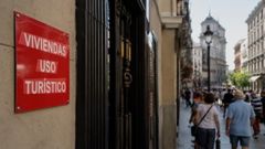 Cartel que indica el uso de las viviendas en una ciudad espa�ola