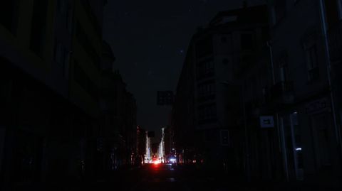 La calle Chantada a las tres de la mañana, una hora y media antes de que volviese la electricidad a Monforte