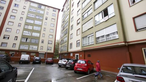 Edificios de la calle Luis de Requesens, en Caranza, donde se han vendido dos de los pisos que oferta Defensa