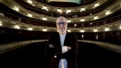 paulo.Paulo Rodr�guez � o director do Teatro Rosal�a de Castro, onde tam�n contan cun�ciclo de danza