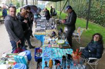 El rastrillo se celebra cada domingo desde hace tres a�os en el Parque dos Condes. 