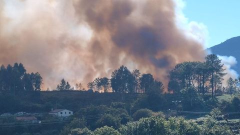 El humo es visible a varios kil�metros.