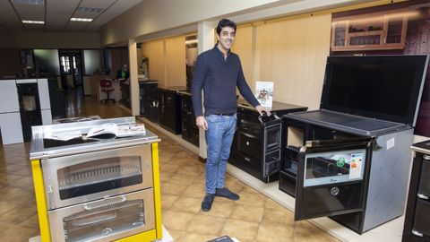 Pablo Pedrouzo, en las instalaciones que JM Pedrouzo tiene en la ra do Sol