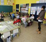 La directora, Mari�n L�pez, en un aula. 