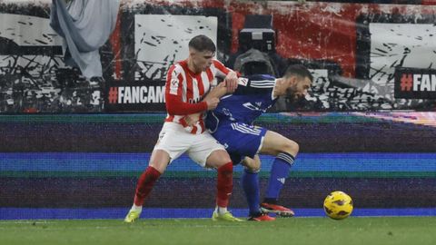 Derbi asturiano entre el Real Sporting de Gijon y el Real Oviedo en El Molin�n