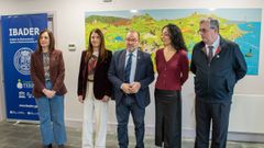 La directora de Agader, Paz Rodr�guez; la conselleira de Medio Rural, Mar�a Jos� G�mez; el rector de la USC, Antonio L�pez, la concejala lucense Ana Abelleira y el director del Ibader, Pablo Ramil, en el acto. 