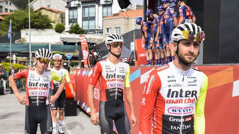 Imgenes de la Etapa 16 de La Vuelta a Espaa entre Poio y Mos