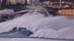 Los colores del temporal en el mar de A Coru�a