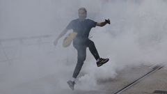 Un joven en las protestas en Montpellier