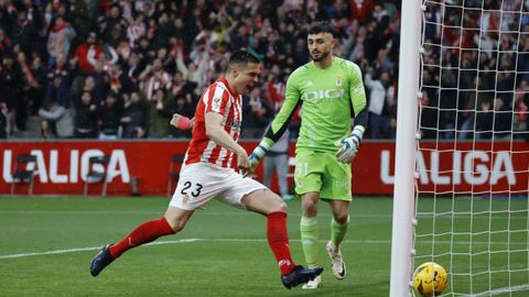 Derbi asturiano entre el Real Sporting de Gijon y el Real Oviedo en El Molin�n