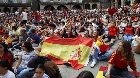 Pantalla gigante en la plaza Mayor de Ourense.