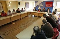 Foto de archivo del alcalde y la plataforma SOS Sanidade. Ayer no se permiti� tomar im�genes.