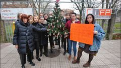 Ponen un �rbol con tampones y se monta el Bel�n