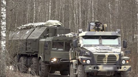 El Ministerio de Defensa ruso public� un v�deo�con el traslado�en�un convoy�de los misiles Oreshnik.