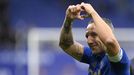 El centrocampista del Oviedo Santi Cazorla al finalizar el encuentro de la jornada 37 de LaLiga entre el Real Oviedo y el Deportivo Alav�s