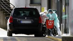 Entrada del servicio de urgencias del Hospital Montecelo de Pontevedra