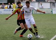 El monfortino R�ber, a la izquierda, en el partido Laracha-Bertamir�ns de Tercera. 