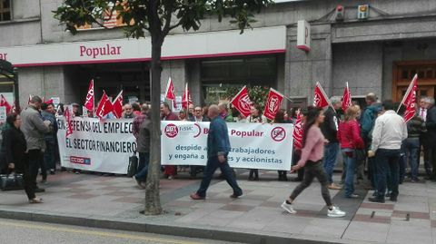 Concentraci�n de los trabajadores del Popular