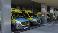 Imagen de archivo de ambulancias a las puertas de Chuac