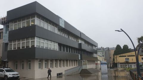 El nuevo aspecto de la fachada no pasa inadvertido en el centro urbano de Vilalba