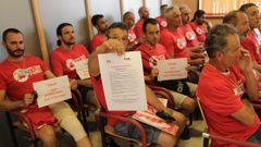 Protesta de los bomberos de Vigo en el pleno