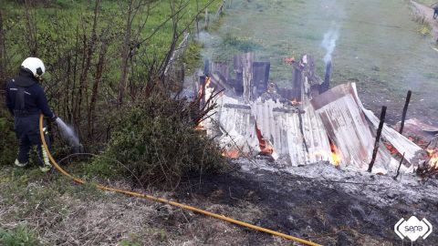 Tendejones calcinados por el fuego