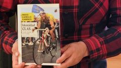 Identidad CLAS, Hoja de Lata Editorial el libro del periodista Eneko Carrillo sobre el equipo de ciclismo asturiano