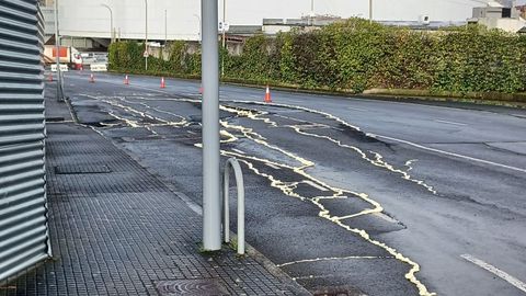 Hundimiento de la calzada en la calle Francisco P�rez Carballo, junto al Coliseum.