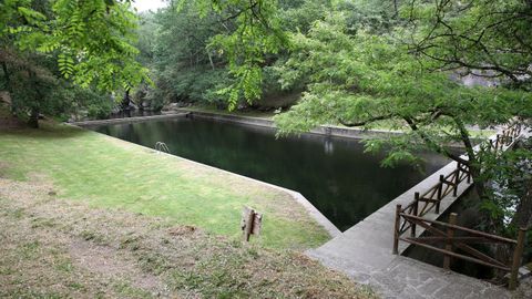 Piscina fluvial de Os Sete Muos, en Guitiriz